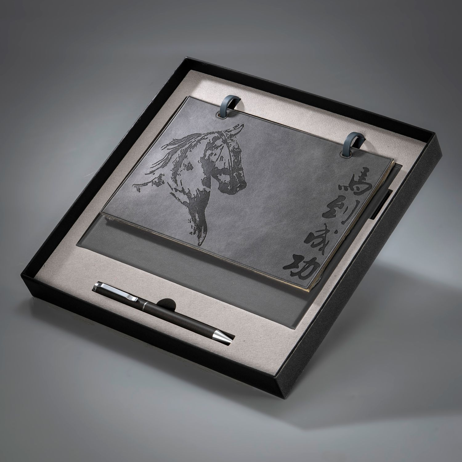 免费设计企业台历!定制您的专属台历套装,即刻提升品牌曝光365天