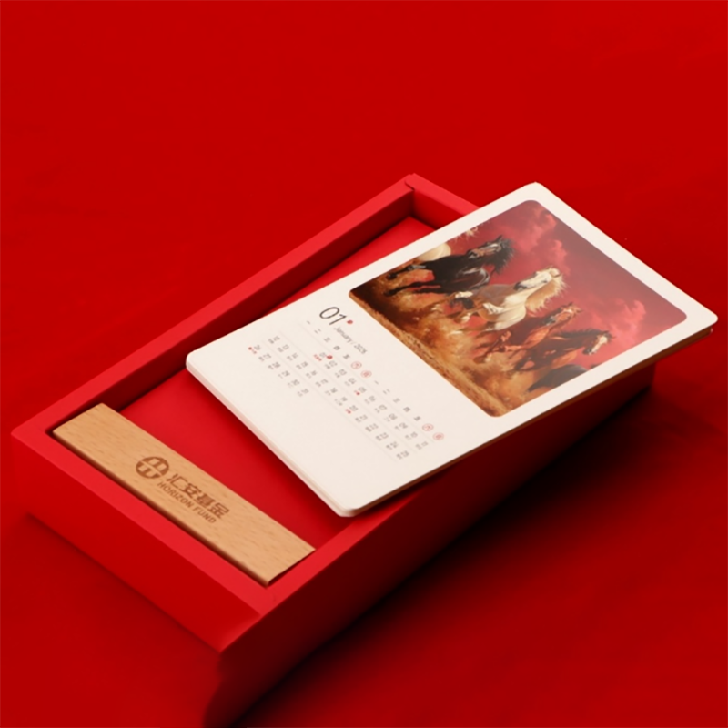 马年天马新程木质底座台历