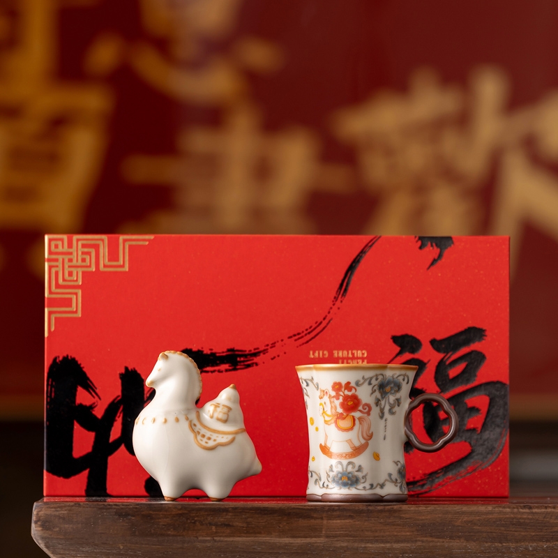 纳福马上有钱摆件杯子套组
