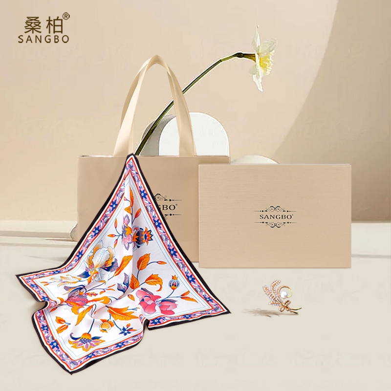 桑柏  桑蚕丝双面印花小方巾胸针套装SMXZ