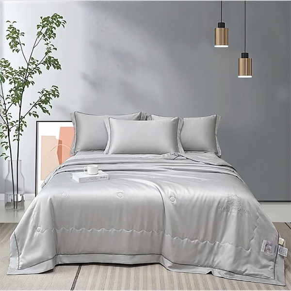 欧典梦娜  珠润云感润肤被