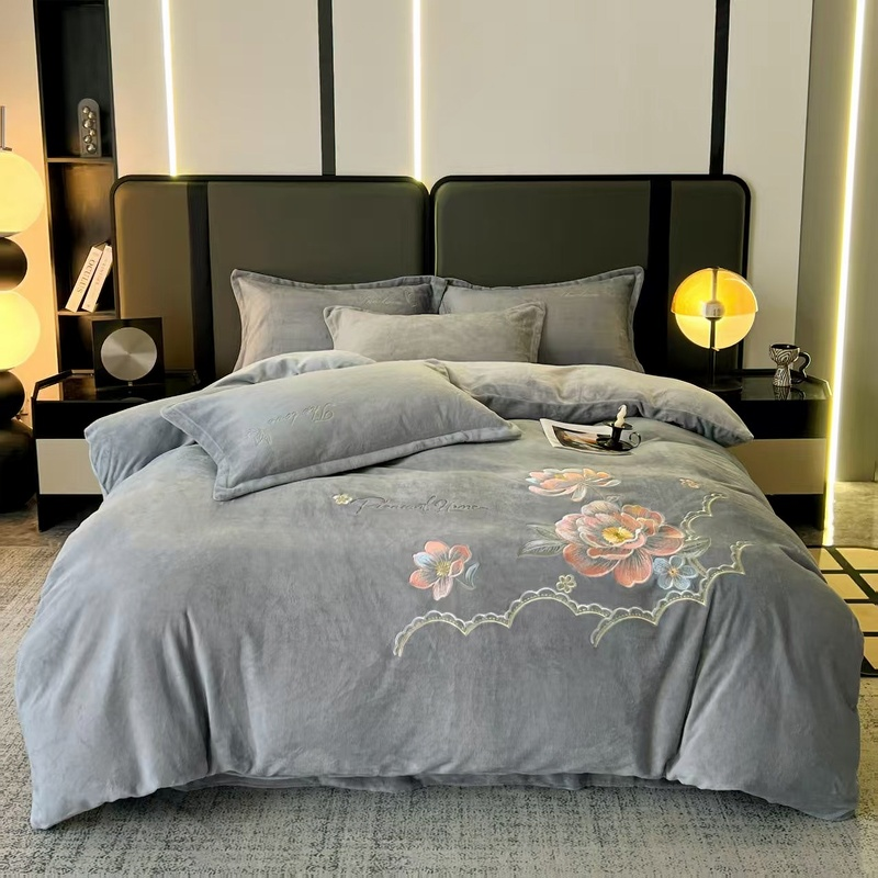 花花公子  家纺牛奶绒刺绣四件套花间溪语PLAYBOY-156