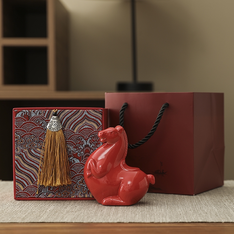 瓷伽什  马年鸿运开门红福马摆件CJS-KMH-001