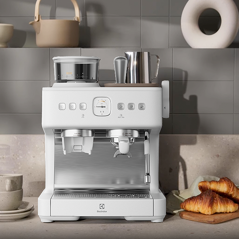 伊莱克斯  半自动咖啡机E7EC1-600W