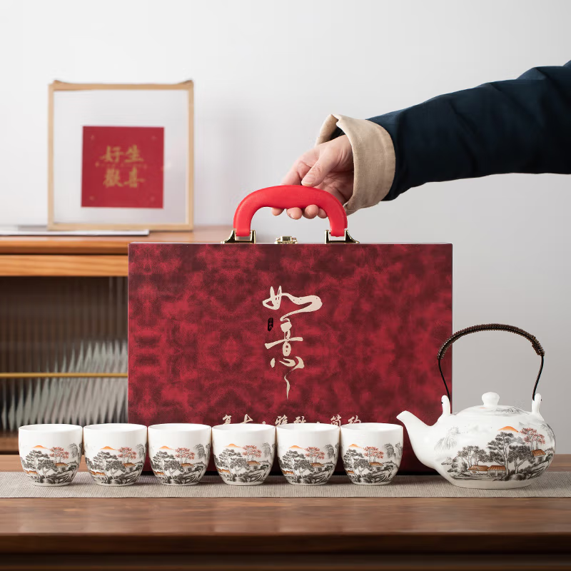 金镶玉  松林雅居羊脂玉瓷提梁套装