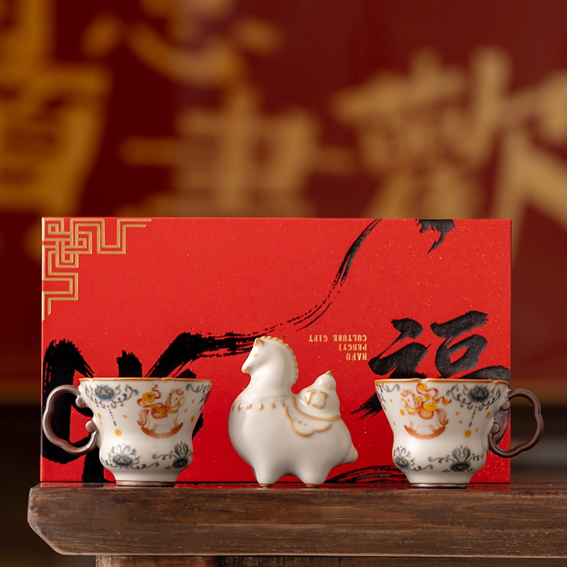 马年开门红纳福马上有钱双杯摆件