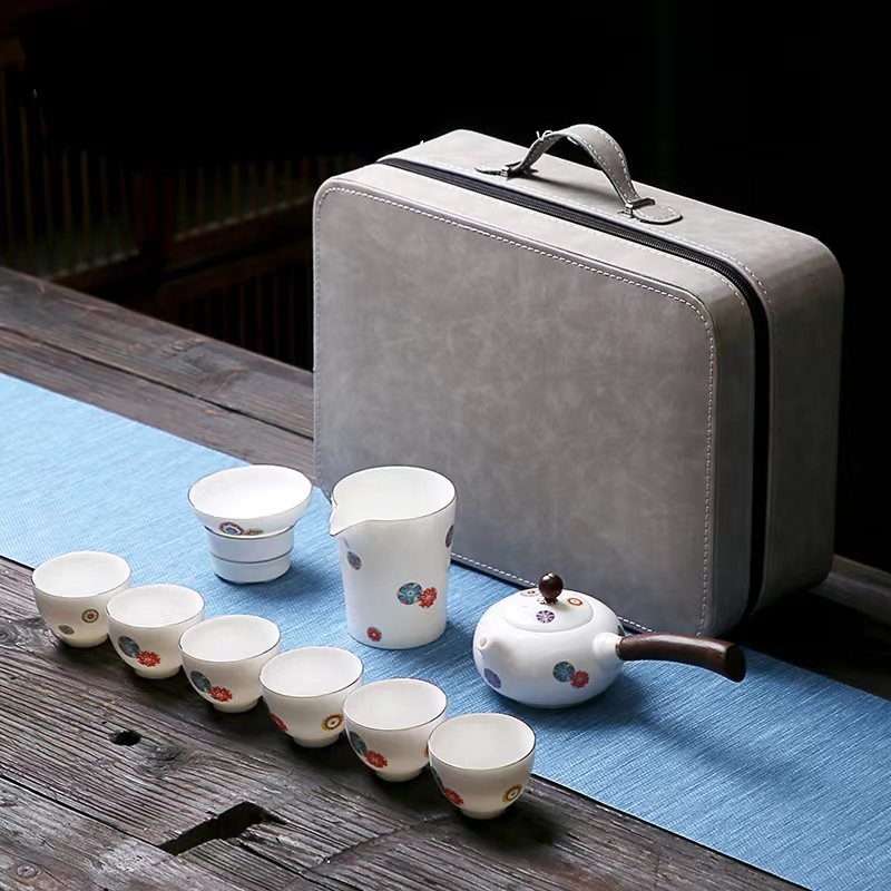 雪绒花羊脂玉瓷木柄壶皮包套装