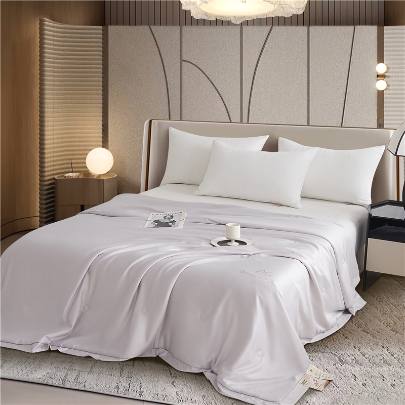 紫罗兰  宫廷桑蚕丝被200*230cmVDZLPBZ13238